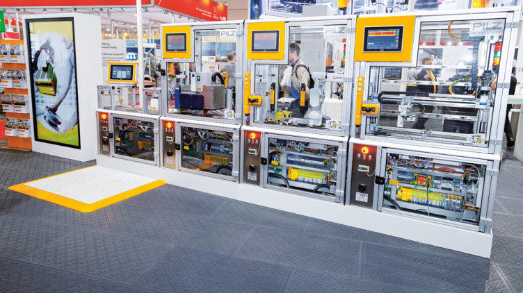 Experience Industrie 4.0 in the Smart Factory