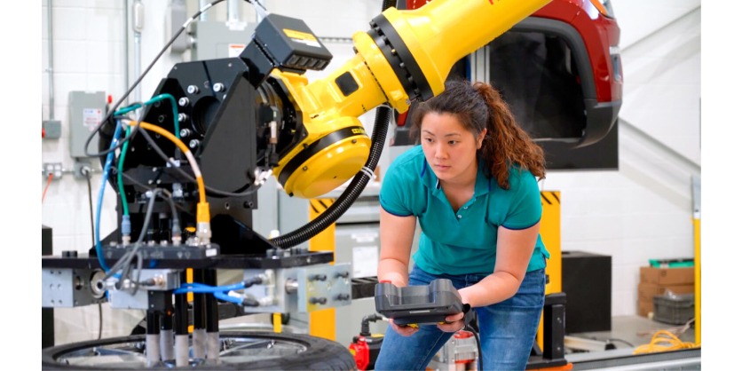 FANUC America Establishes $1M Scholarship Fund with SME Education Foundation to Elevate Advanced Manufacturing Skills