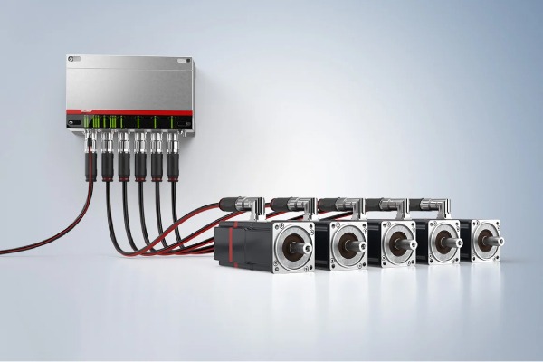 Distributed Drive Systems for Control Cabinet-Free Machine Concepts